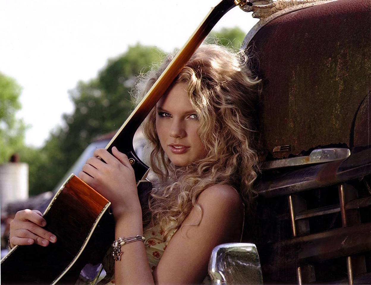 taylor swift first album 2006