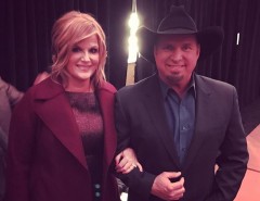 garth brooks wife