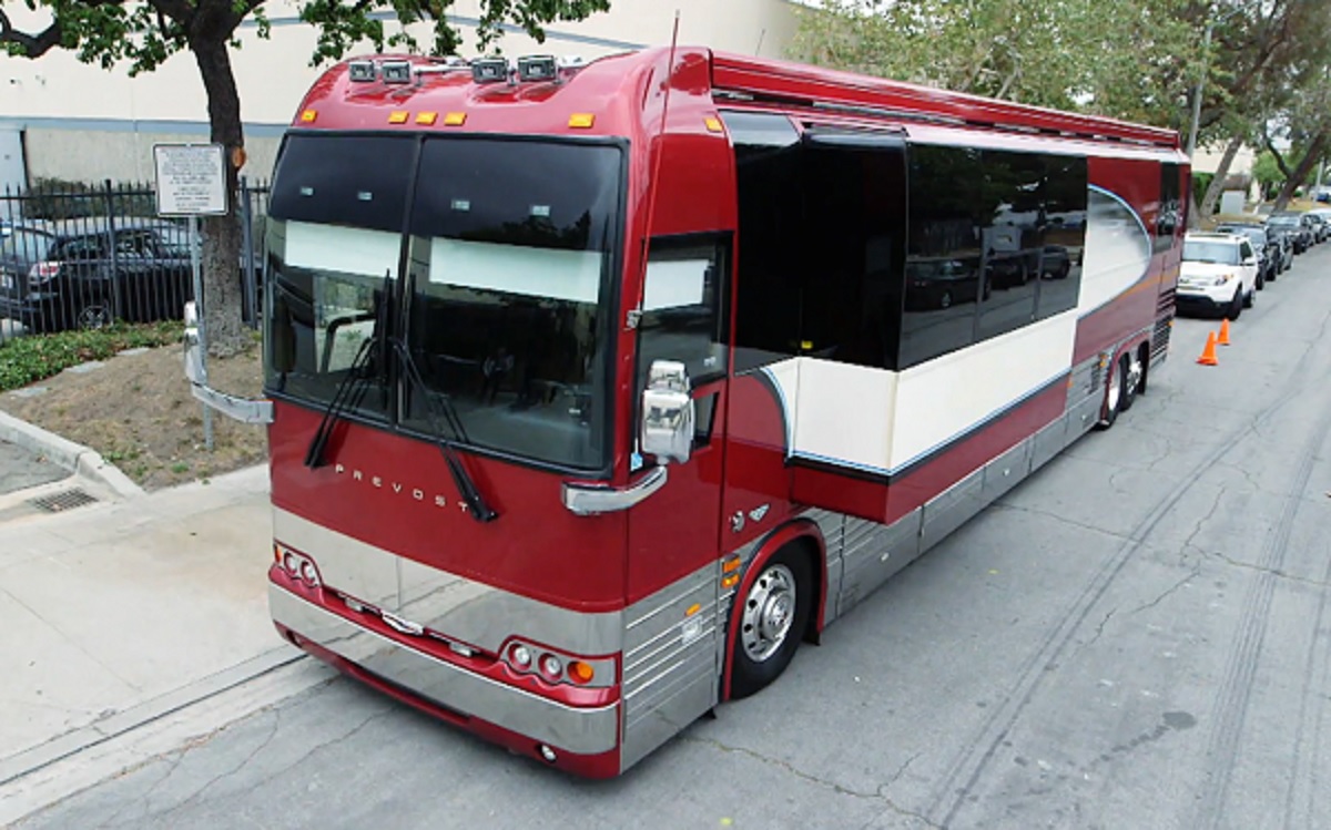 Brad Paisley Tour Bus