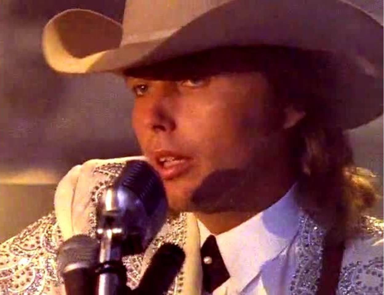 Dwight Yoakam Turn It On Turn It Up Turn Me Loose Video Lyrics