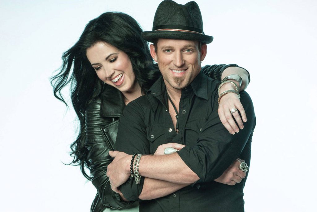 Thompson square "Are You Gonna Kiss Me Or Not"