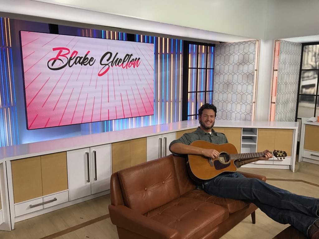 blake shelton wax figure 