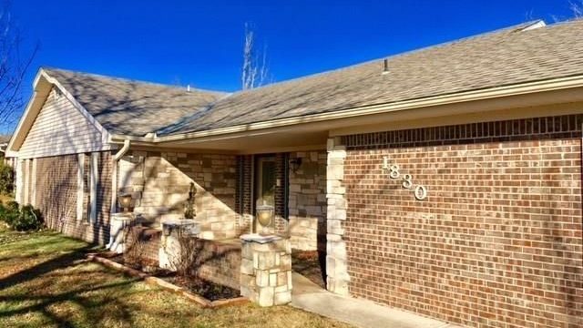 blake shelton childhood home