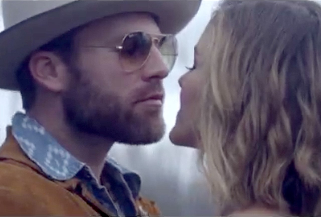 Watch Drake White s Steamy Makin Me Look Good Again Music Video