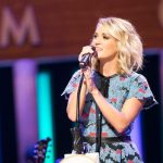 carrie underwood mother