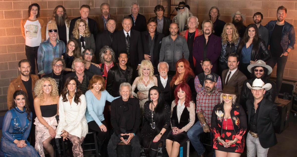 Kenny Rogers Celebrates Memories At Star-Studded Farewell Celebration [PHOTOS]