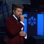 Brett Eldredge It's Beginning To Look a Lot Like Christmas