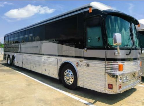 tim mcgraw tour bus