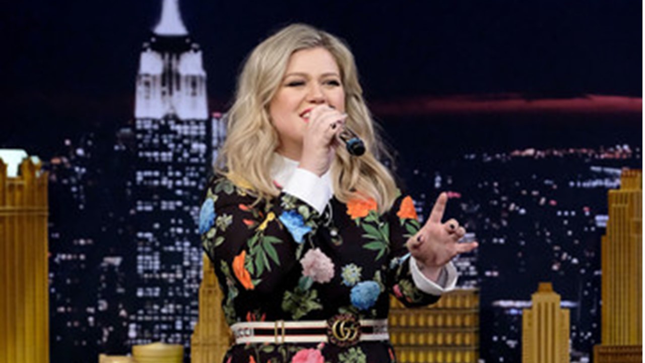 kelly clarkson google translated hits