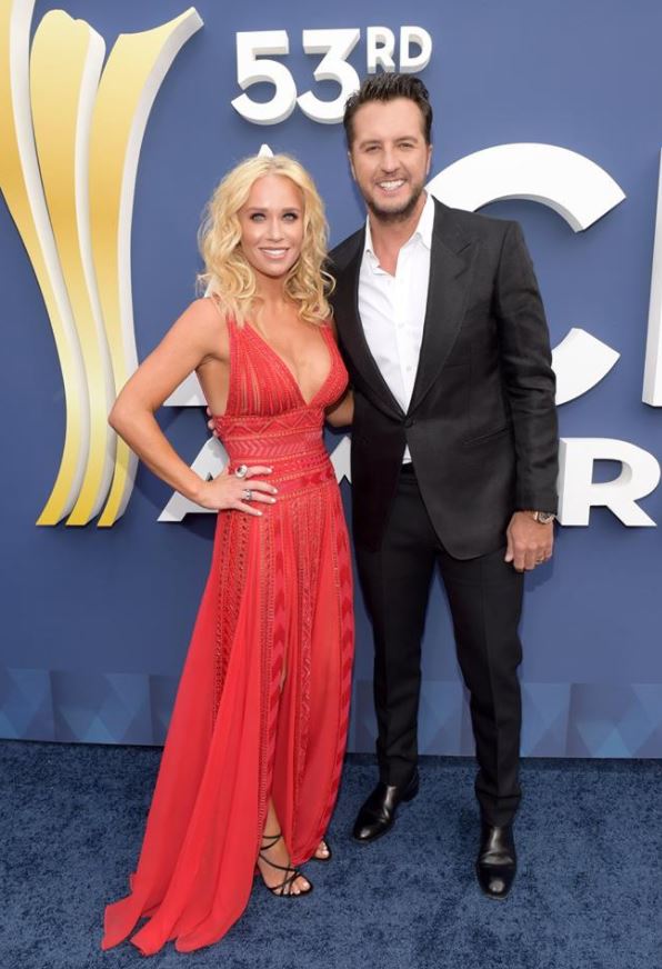 2018 acm awards red carpet