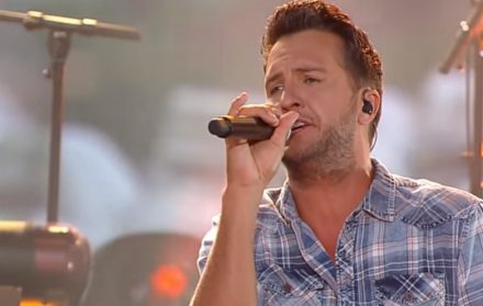 Luke Bryan Takes Sunrise Sunburn Sunset To 2018 Cmt Music Awards