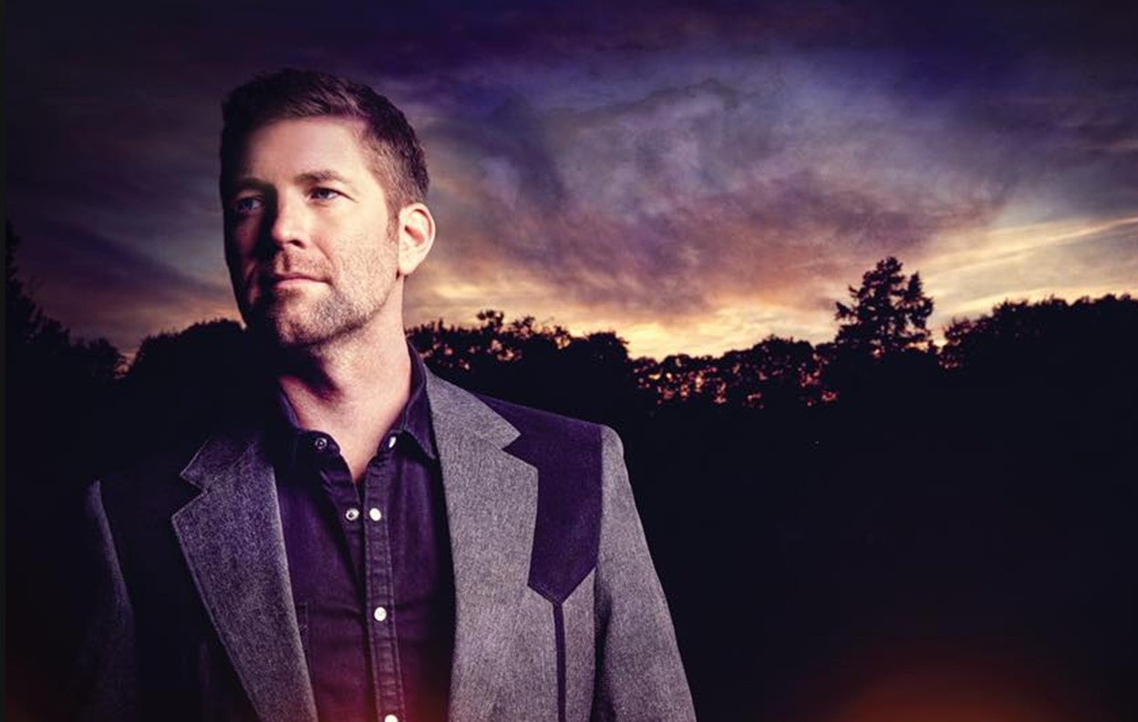 Josh Turner Announces Gospel Album, 'I Serve A Savior' [Video]