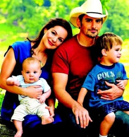 A Closer Look At Brad Paisleys Family Life Exclusive Details Revealed - djbsokz