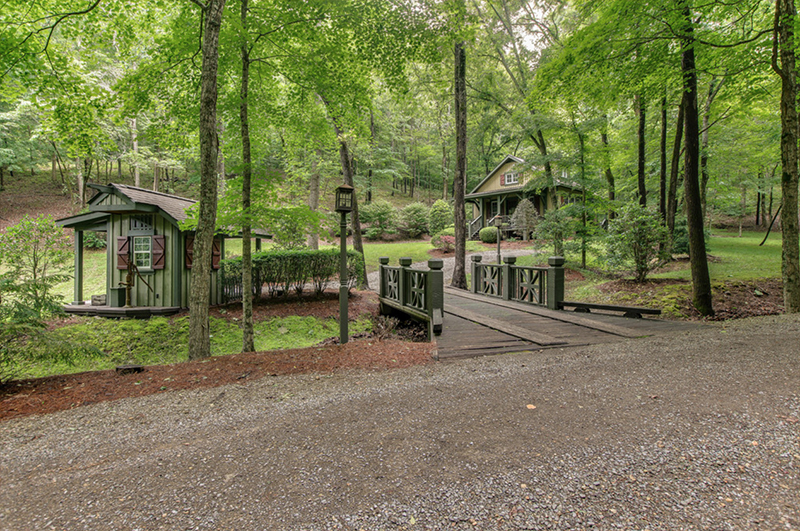 Miranda Lambert's Guest Cabin