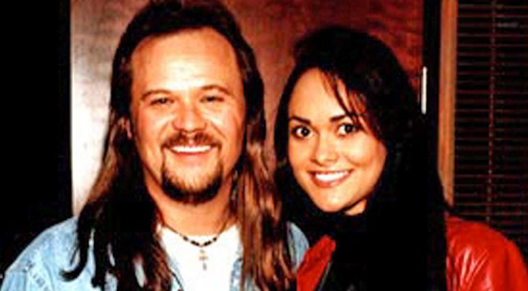 8 Facts About Travis Tritt Wife 3 Theresa Nelson