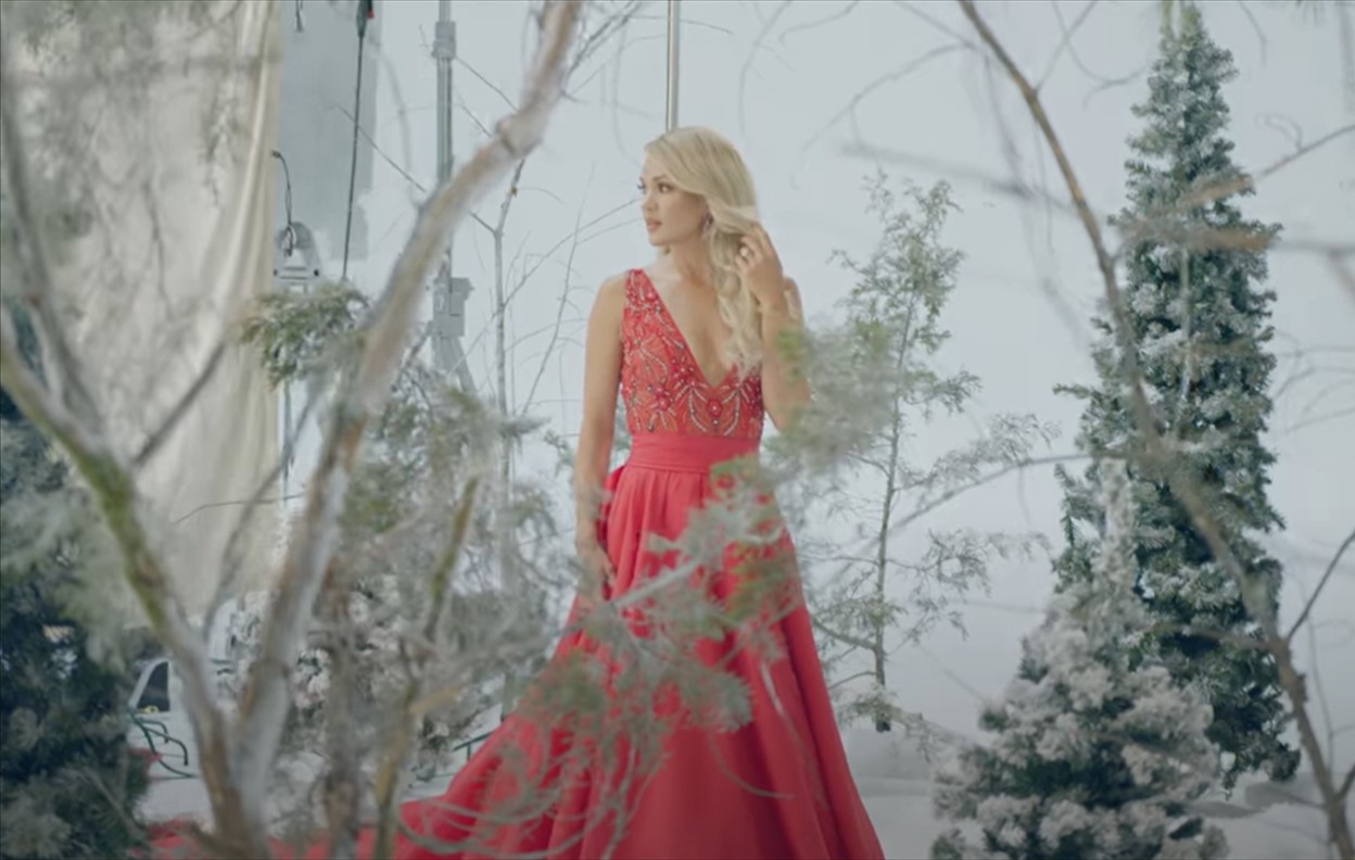 Carrie Underwood's Christmas album, My Gift, to Debut this Fall