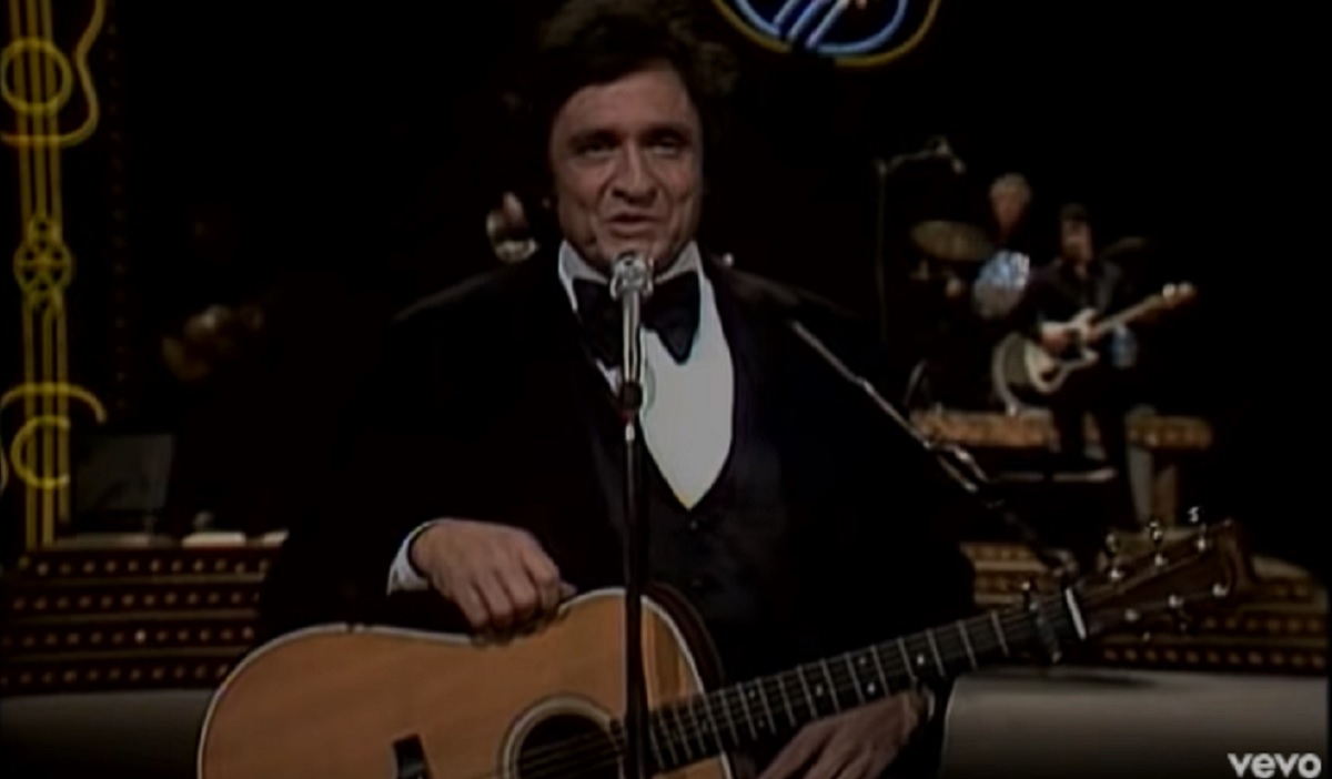 Johnny Cash One Piece At A Time (Live Video and Lyrics)