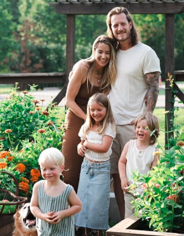 Tyler Hubbard Family