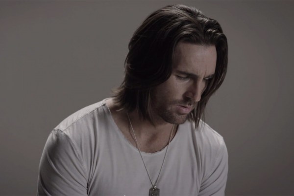Jake Owen Unleashes Raw Emotions in “What We Ain’t Got” Music Video