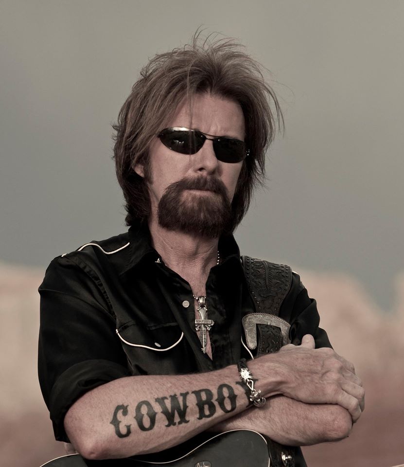 Ronnie Dunn posted on Facebook this past Friday (Jan 29th) that he was stripping down an Airstream for his friend Reba McEntire.