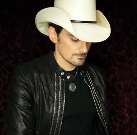 brad paisley hat style