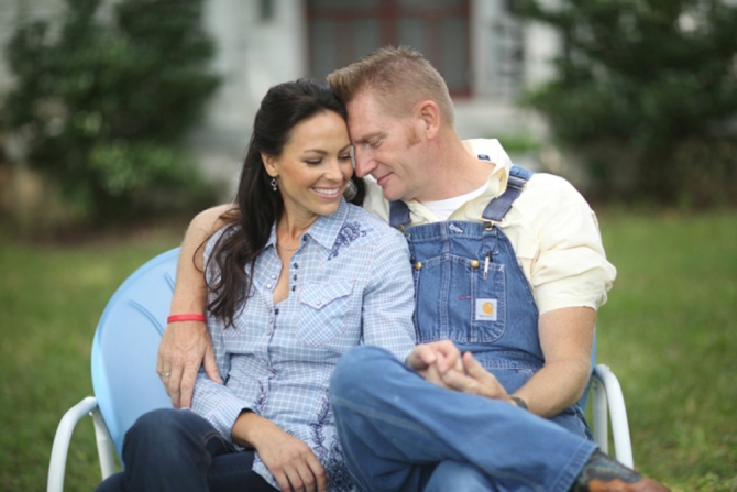 Watch the making of the music video for Joey and Rory Feek's emotional song 