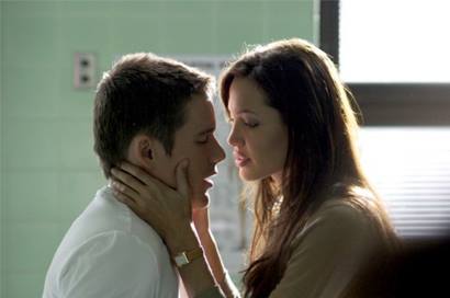 Who do you think is Ethan Hawke’s most memorable on-screen kiss? No other than Angelina Jolie! The kiss happened in 2004 when they